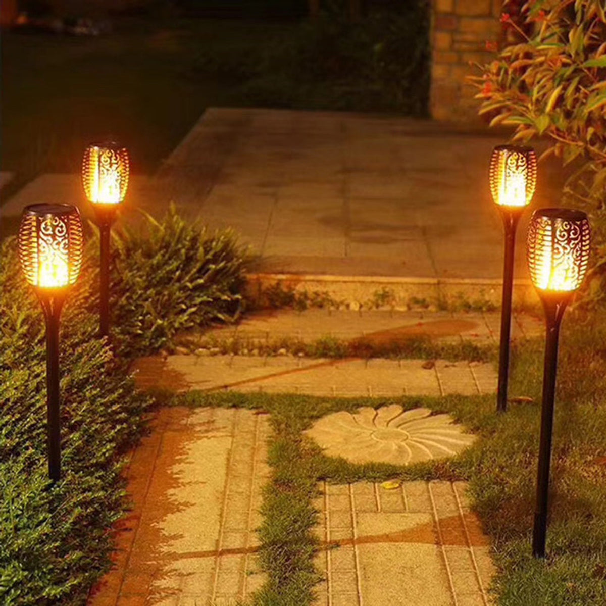Solar Flame Garden Torch – Flickering Waterproof Outdoor Lantern Light