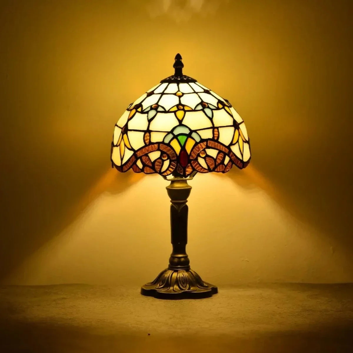 Antique Stained Glass Table Lamp – Vintage Baroque & Floral Lamp